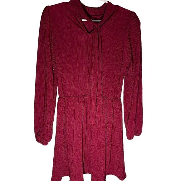 FLORET STUDIOS Dresses & Skirts - FLORET STUDIOS Plissé Tie-Neck Long Sleeve Dress Burgundy Size M